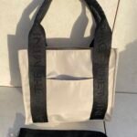 Carmina Impermeble Beige tote