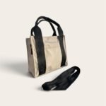 Carmina Impermeble Beige tote