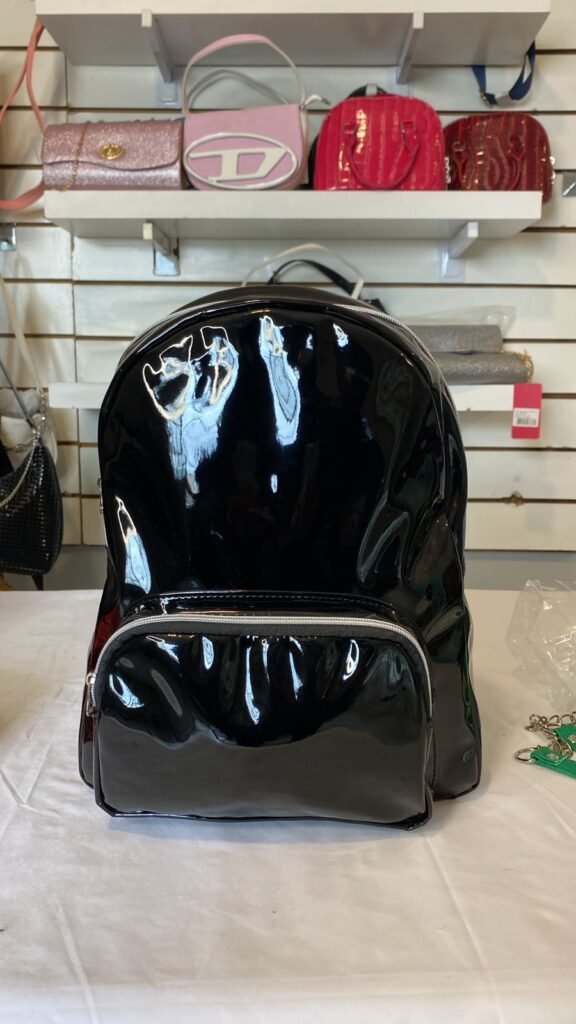 Mochila charol negro - vista secundaria