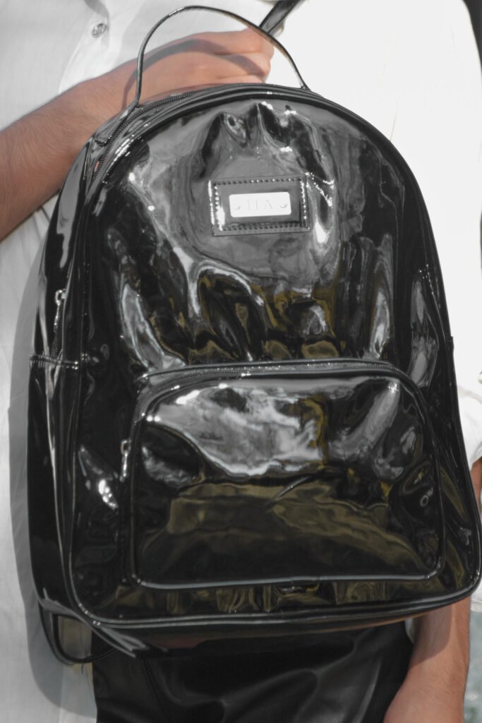Mochila charol negro